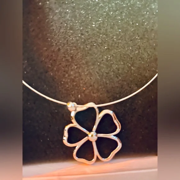 Lia Sophia Silver Clover Pendant Choker Necklace, EUC - Picture 2 of 8